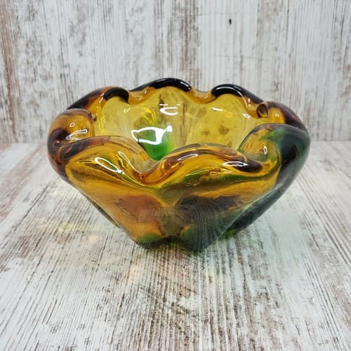 Mid Century Modern Handblown Art Glass Emerald Green Gold Ashtray Candy Dish - Thumbnail 4