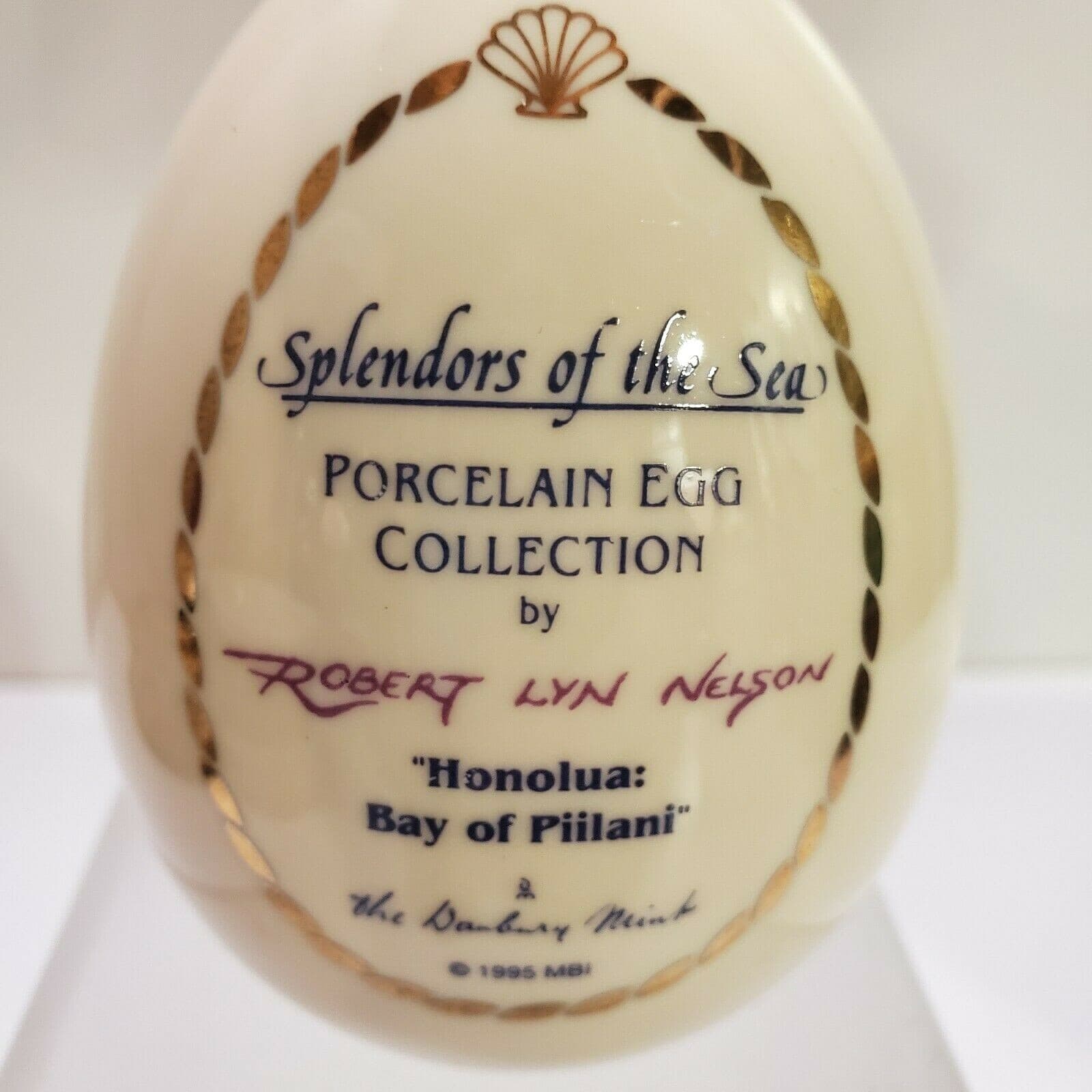Vintage The Danbury Mint Splendors of the Sea Porcelain Egg Collection 1995 - Thumbnail 3