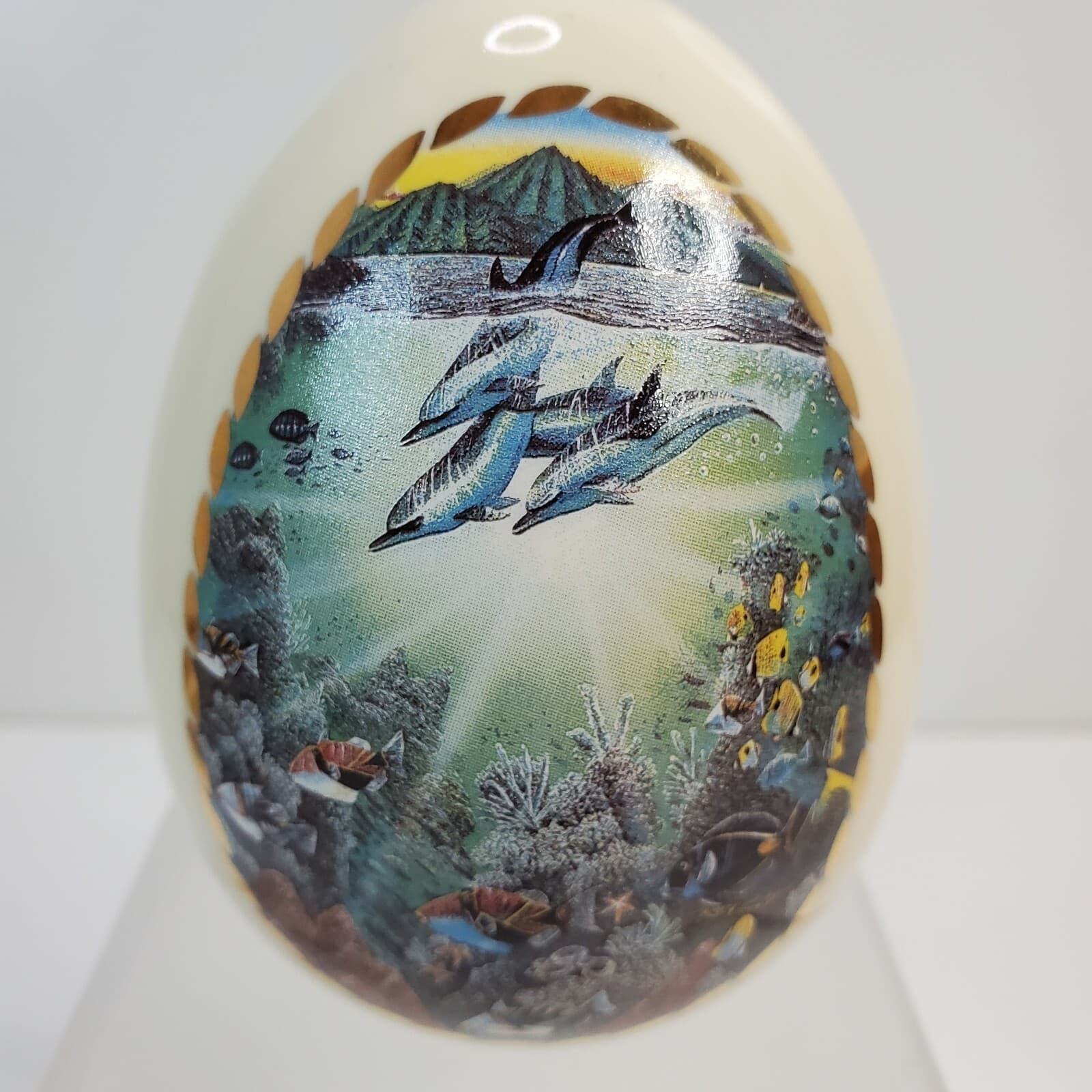 Vintage The Danbury Mint Splendors of the Sea Porcelain Egg Collection 1995