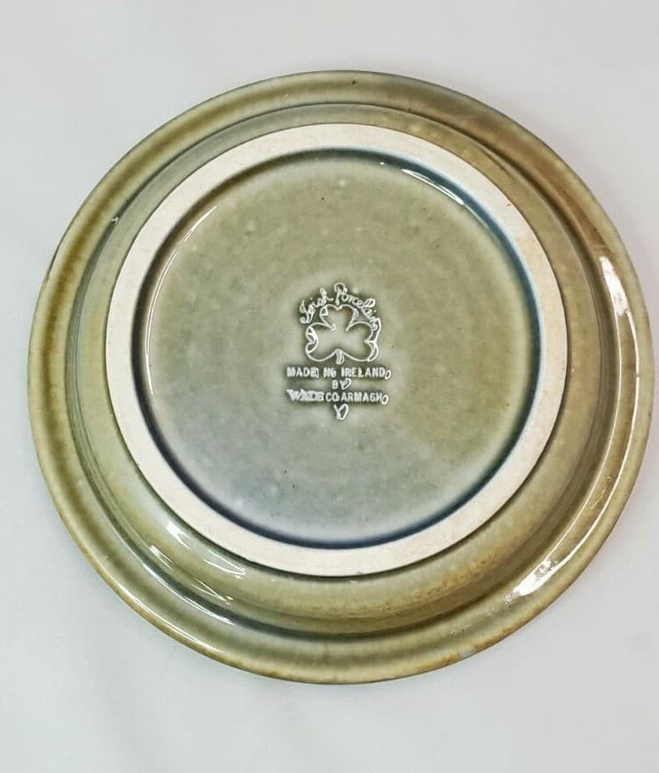 Vintage Irish Porcelain Green Ashtray by Wade Co Armagh Lady Knitting Fireplace - Thumbnail 4