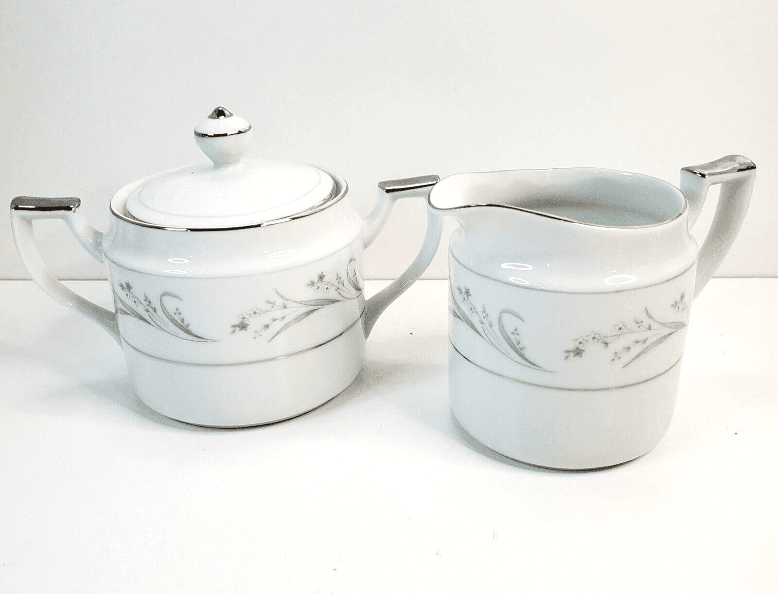 Vintage Amcrest Japan Fine China Fleur Pattern Sugar Bowl w/Lid & Creamer 1401-5