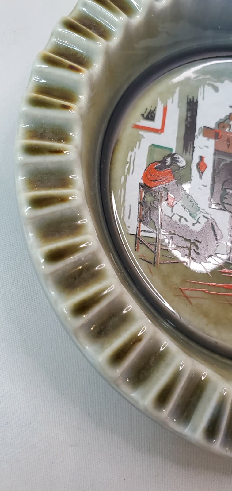 Vintage Irish Porcelain Green Ashtray by Wade Co Armagh Lady Knitting Fireplace - Thumbnail 3