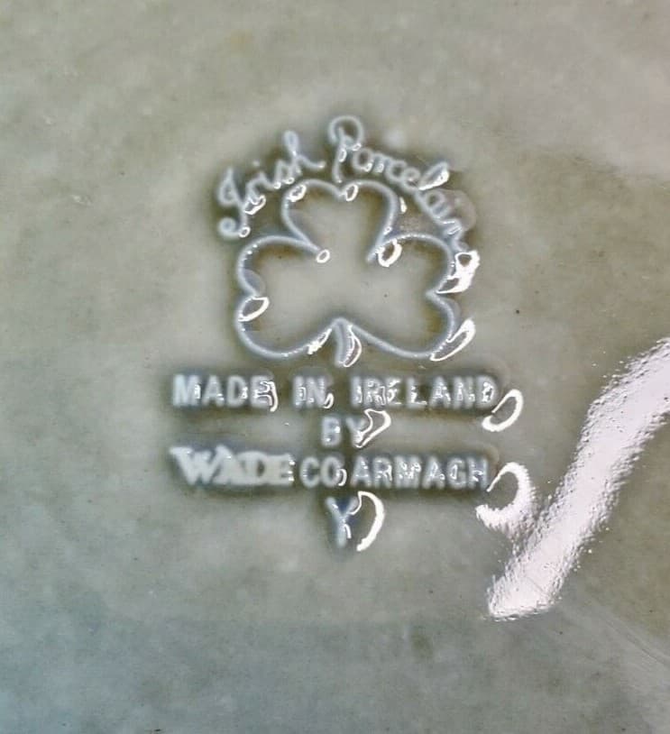 Vintage Irish Porcelain Green Ashtray by Wade Co Armagh Lady Knitting Fireplace - Thumbnail 5