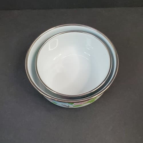 Vintage Mid Century Modern 2 Enamel Metal Mixing Nesting Bowls White With Floral - Thumbnail 2