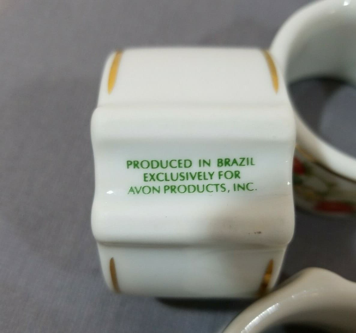 Set of 6 Avon Strawberry Vine Design Napkin Rings Ceramic Gold Trim Made Brazil - Thumbnail 4