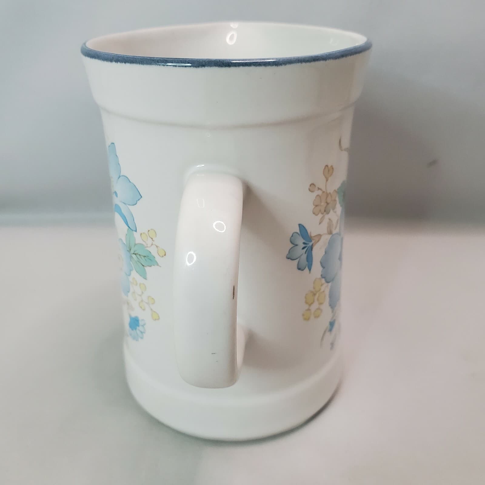Carico Casual Collection Celeste Tall Creamer Vintage Blue Flowers Retro - Thumbnail 2