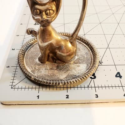 Vintage Silver Plated Cat Ring Holder on Etched Trinket Tray 3.5” Tall Hong Kong - Thumbnail 9
