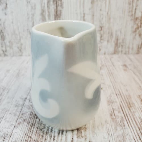 Vintage Syracuse China USA Small White and Blue Fleur De Lis Creamer Pitcher - Thumbnail 3