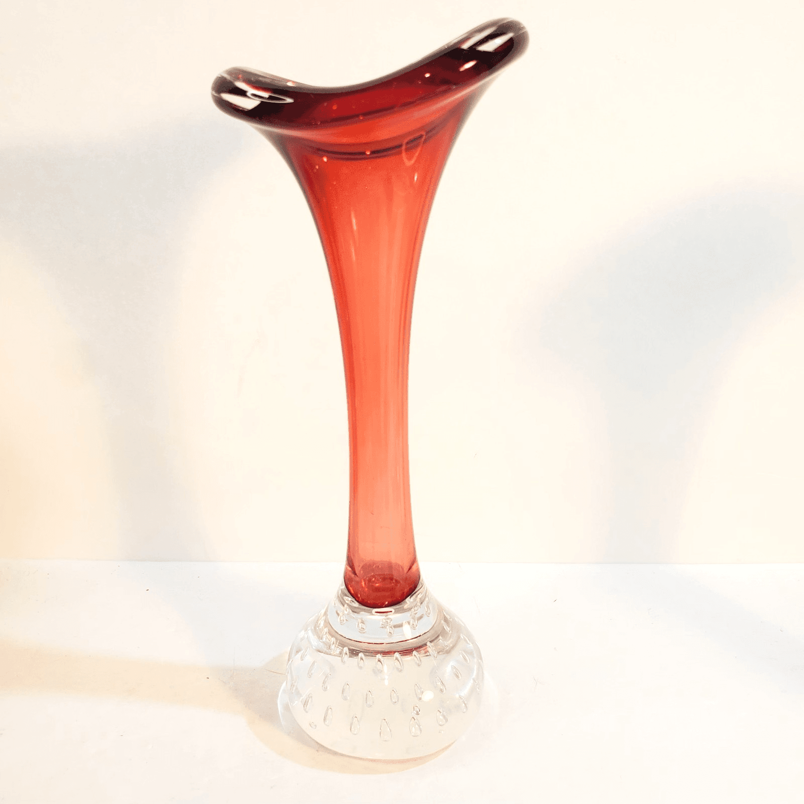 Vintage Red Art Glass Tulip Jack In The Pulpit Bud Vase Controlled Bubbles Base