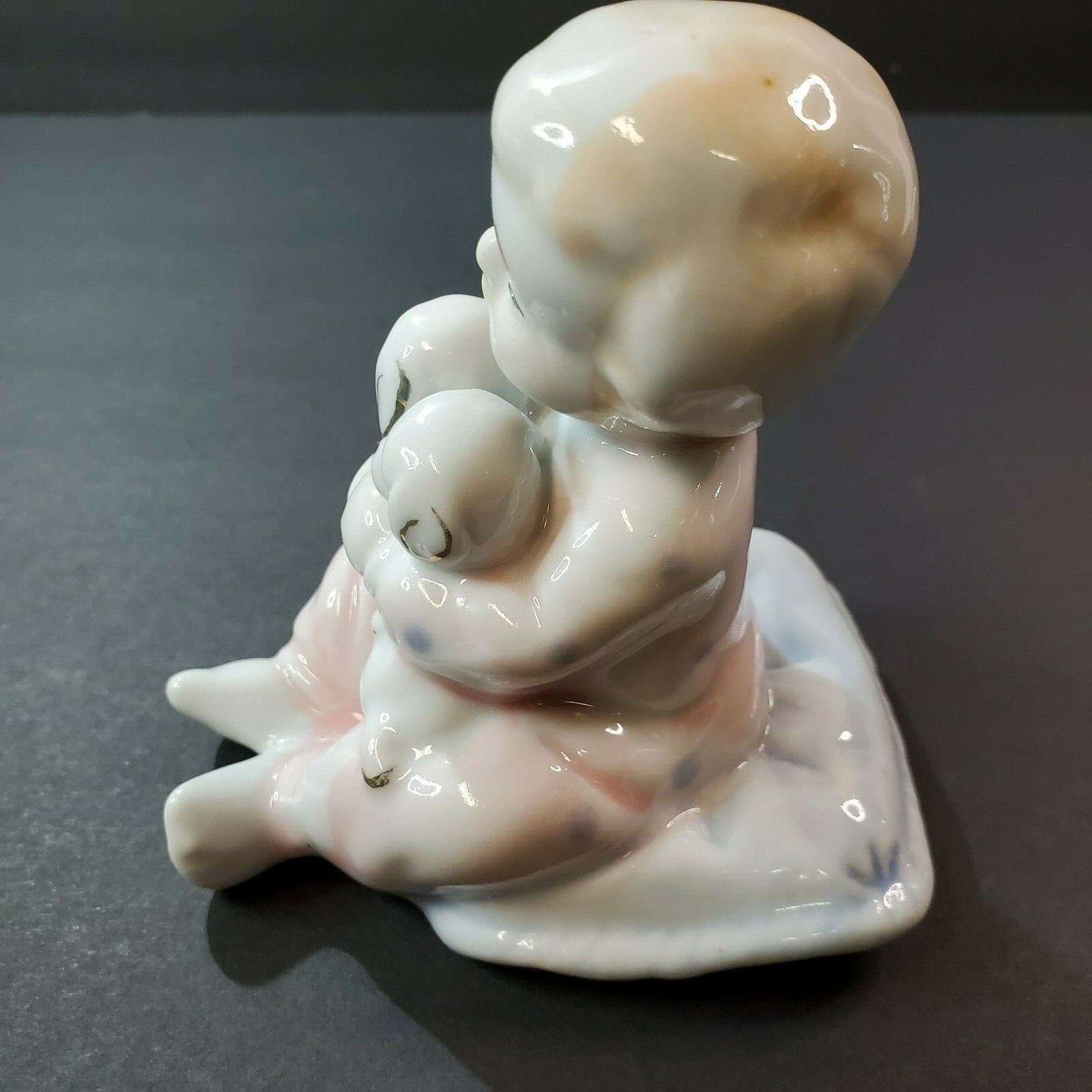 Vintage Ceramic Lusterware Child sitting on pillow holding dogs puppies Unmarked - Thumbnail 4