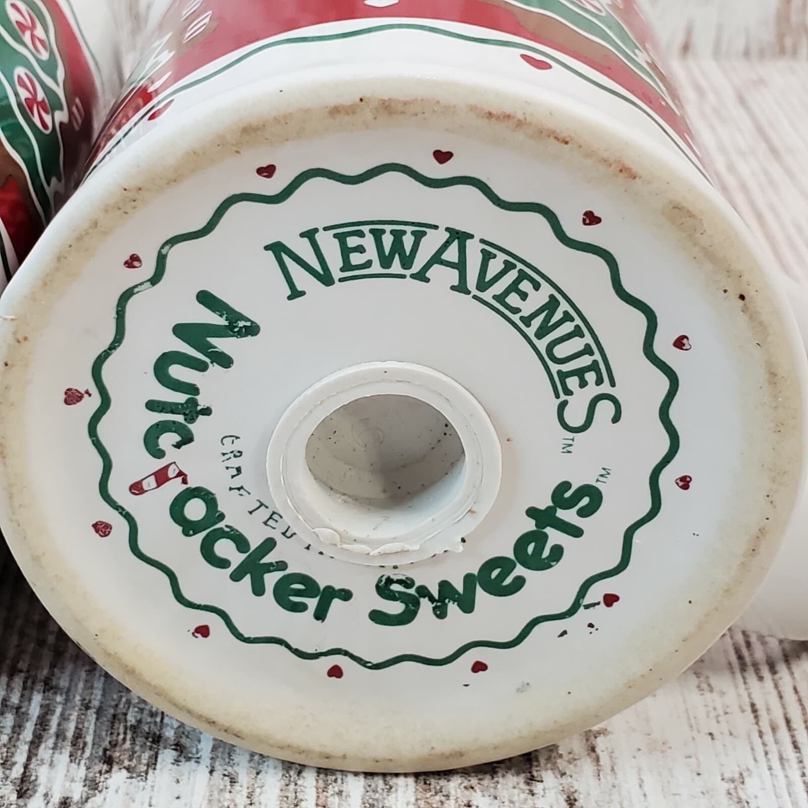 Vtg New Avenues Nutcracker Sweets Christmas Shakers Set of 2 Crafted in Taiwan - Thumbnail 6