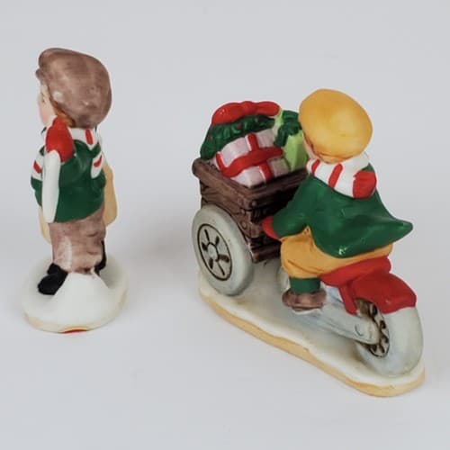 Vtg LEFTON Colonial Christmas Boy Riding Bike & Newsboy Figurines #06546 #06548 - Thumbnail 4