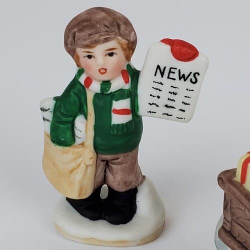 Vtg LEFTON Colonial Christmas Boy Riding Bike & Newsboy Figurines #06546 #06548 - Thumbnail 3