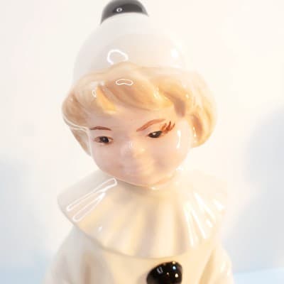 Vtg 1980 Byron Mold Pierrot Sitting Clown Black White Art Deco Ceramic Figurine - Thumbnail 2