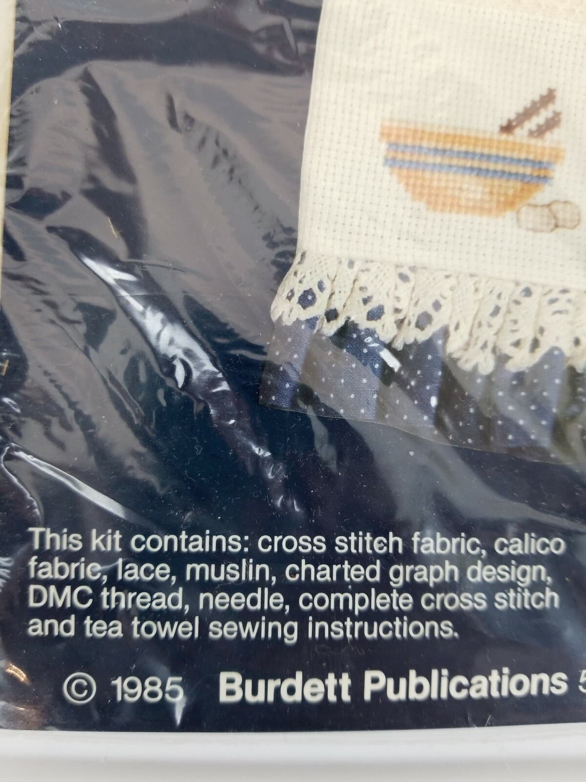 Dale Burdett Kiss the Cook Tea Towels Country Cross Stitch Kit CK161 1985 NOS - Thumbnail 3