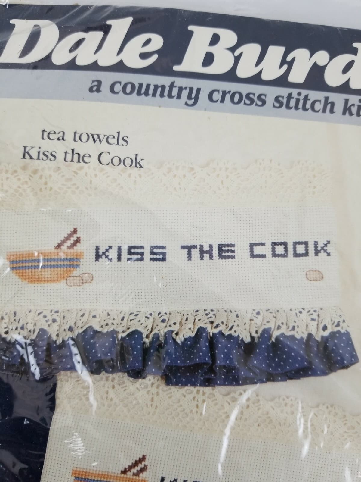Dale Burdett Kiss the Cook Tea Towels Country Cross Stitch Kit CK161 1985 NOS - Thumbnail 2