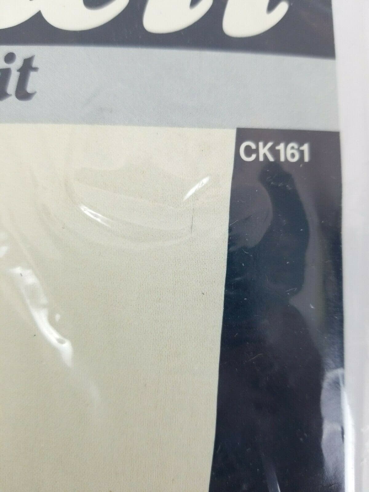 Dale Burdett Kiss the Cook Tea Towels Country Cross Stitch Kit CK161 1985 NOS - Thumbnail 4