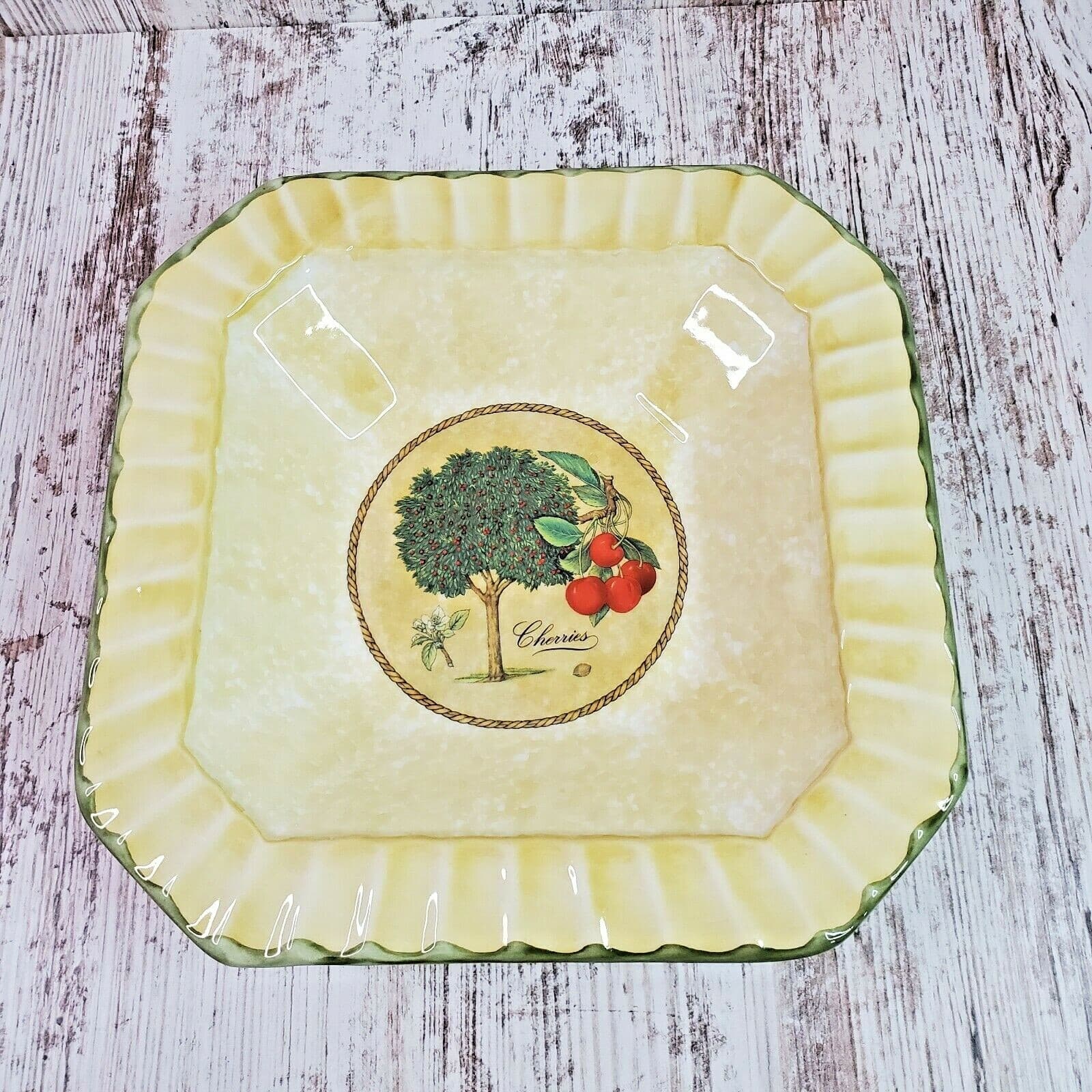 Vtg Due Torri Ceramica Made in Italy Serving Bowl Cherry Tree Design Ribbed Edge