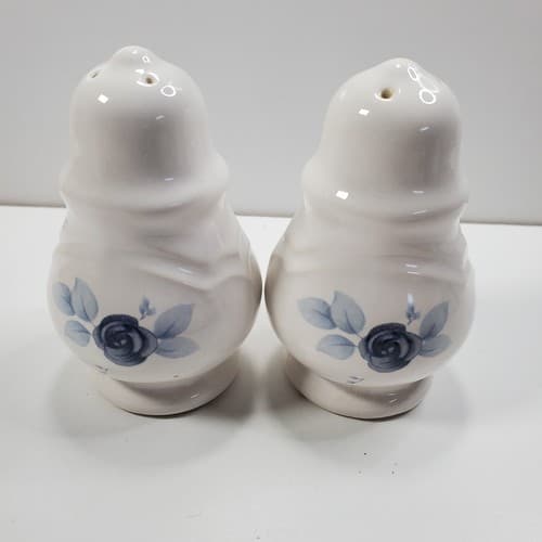 Pfaltzgraff Memories Blue Rose Glossy Finish Salt & Pepper Shaker Set Stoneware - Thumbnail 4