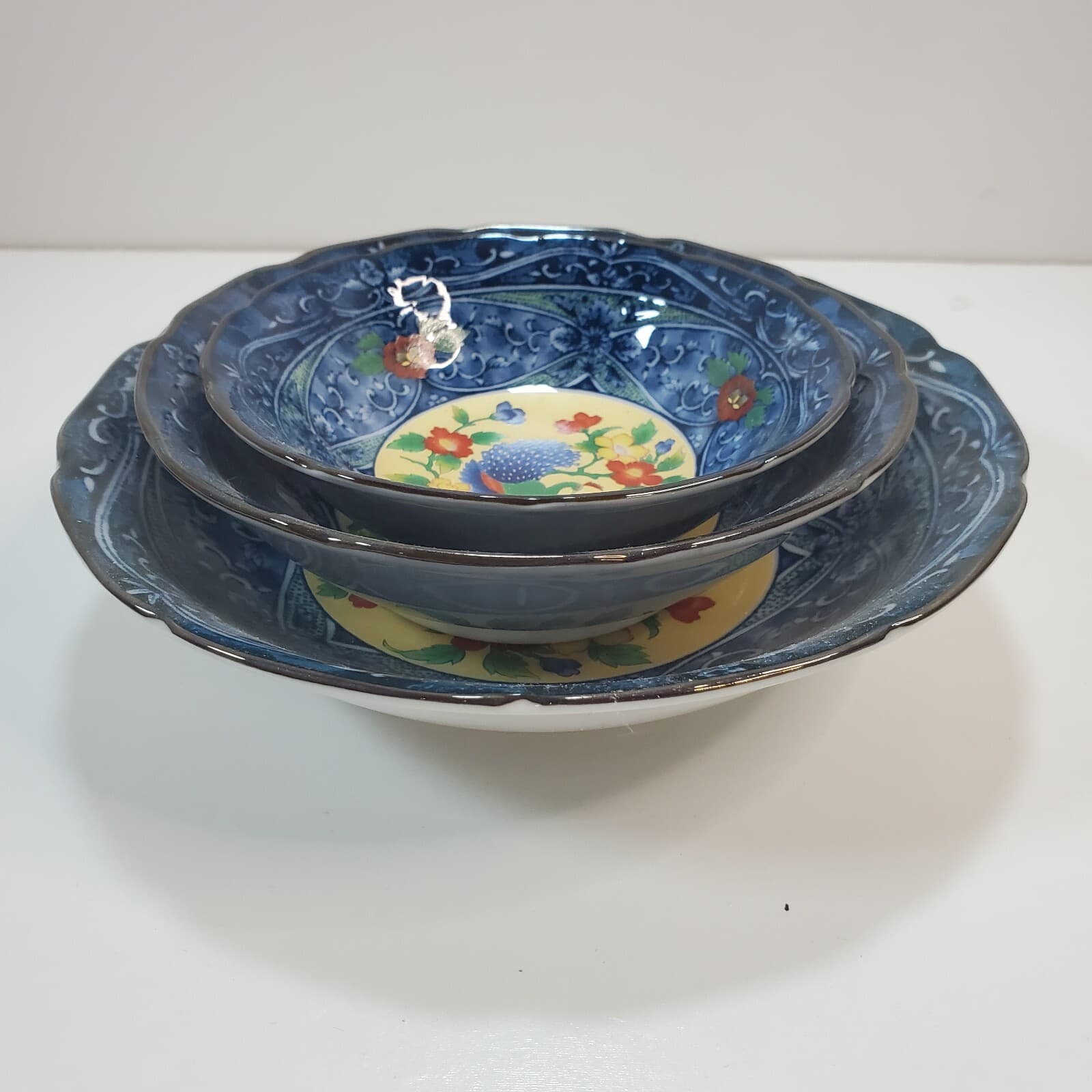 Vintage Japanese Porcelain Set of 3 Graduated Size Bowls Peacock Design Japan - Thumbnail 3