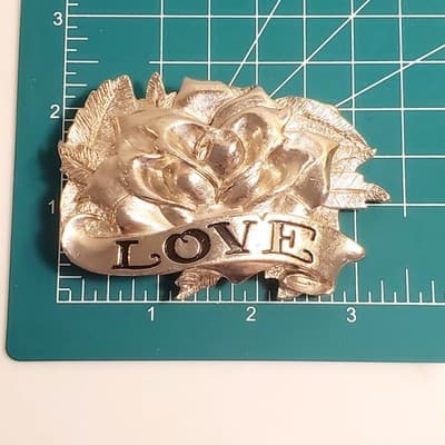 Vintage Heavy Metal Mfg Silver Tone Enamel LOVE Banner Over Rose Belt Buckle USA - Thumbnail 4