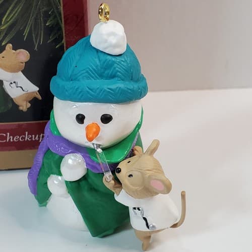 Vtg 1997 Hallmark Ornament Christmas Checkup Mouse Taking Snowman's Temperature - Thumbnail 2