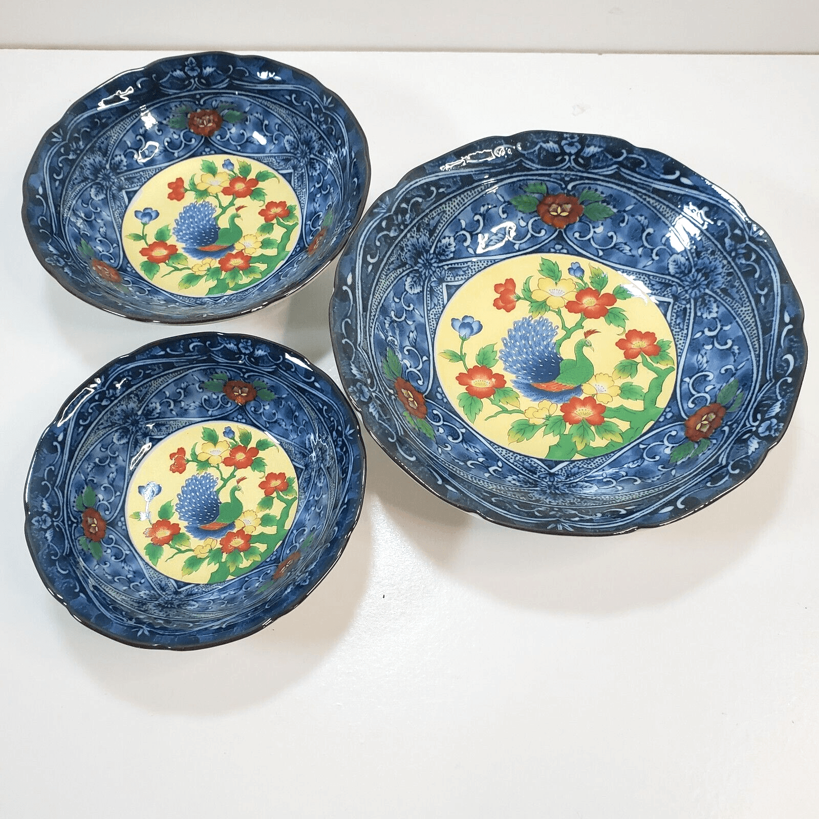 Vintage Japanese Porcelain Set of 3 Graduated Size Bowls Peacock Design Japan
