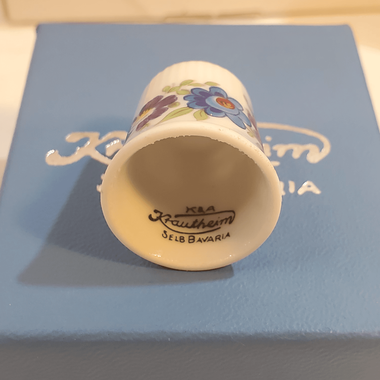 Vtg K & A Krautheim Selb Bavaria Germany Porcelain Floral Thimble Original Box - Thumbnail 5