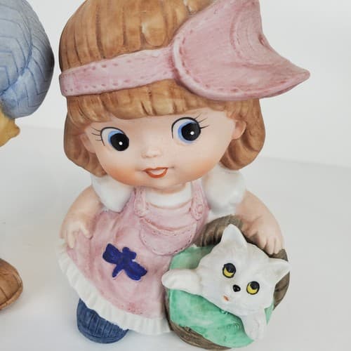 Vintage HOMCO Ceramic Little Boy w/ Dog Little Girl w/ Kitten figurine #1439 5" - Thumbnail 2