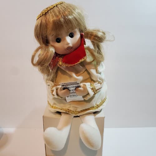 Vtg 1981 Enesco Sitting Animated Musical Christmas Angel Doll Plays First Noel - Thumbnail 2