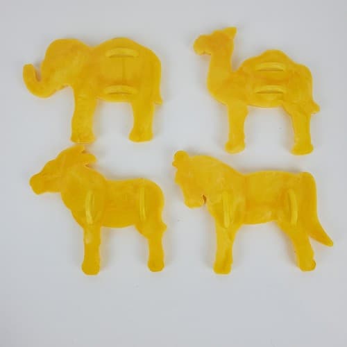 Lot Of 4 Vintage Yellow Plastic Animal Cookie Cutters Camel Elephant Horse Mule - Thumbnail 6