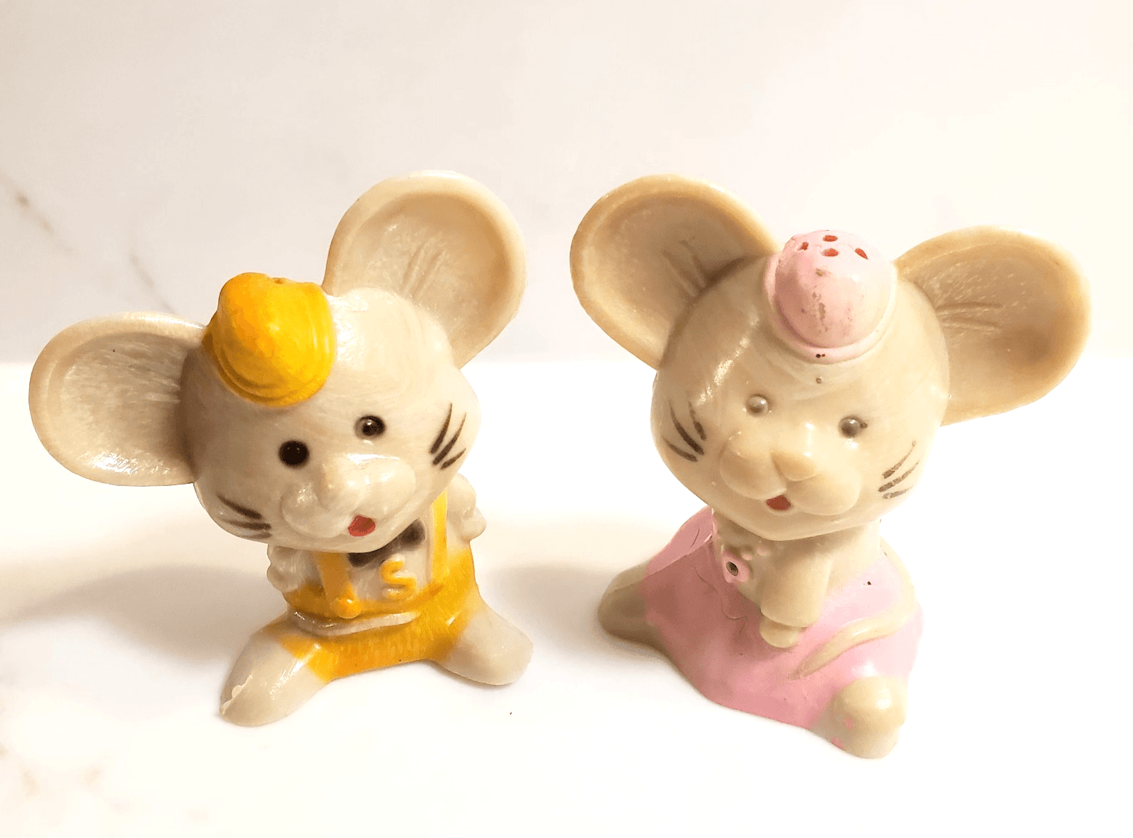 Vtg Anthropomorphic Mice Boy Girl Plastic Salt Pepper Shakers Made in Hong Kong