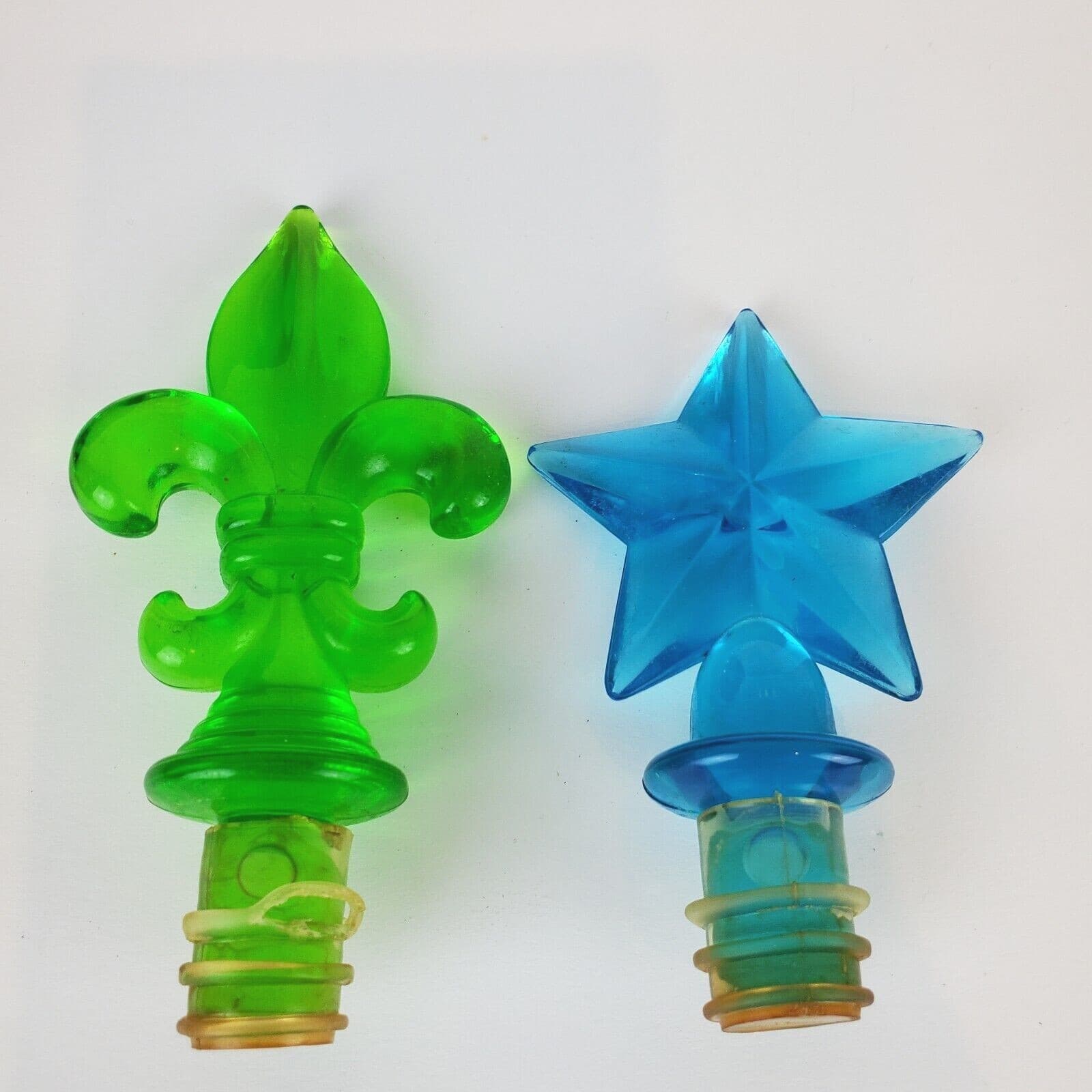 Set of 2 Vintage Acrylic Resin Star and Fleur De Lis Bottle Wine Liquor Stopper - Thumbnail 3