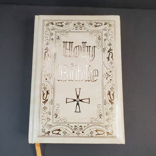Vtg St Joseph Edition Illustrated Fine Art Bible New American Bible White Padded - Thumbnail 2