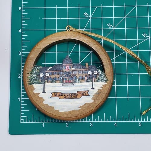 Vtg 1998 Handcrafted Heritage Collection Ornament 1889 Soo Line Depot Ashland - Thumbnail 5