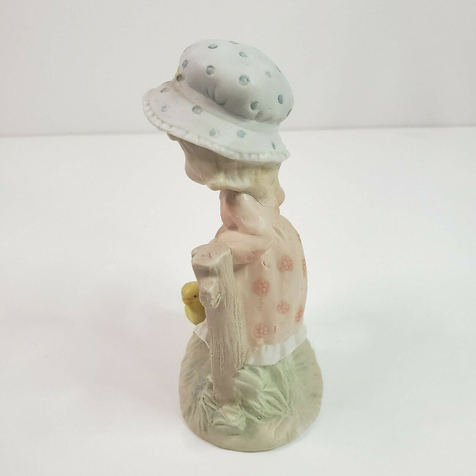 Vintage Lefton Figurine Girl on Fence with Duck 1984 #04136 Hand Painted - Thumbnail 3
