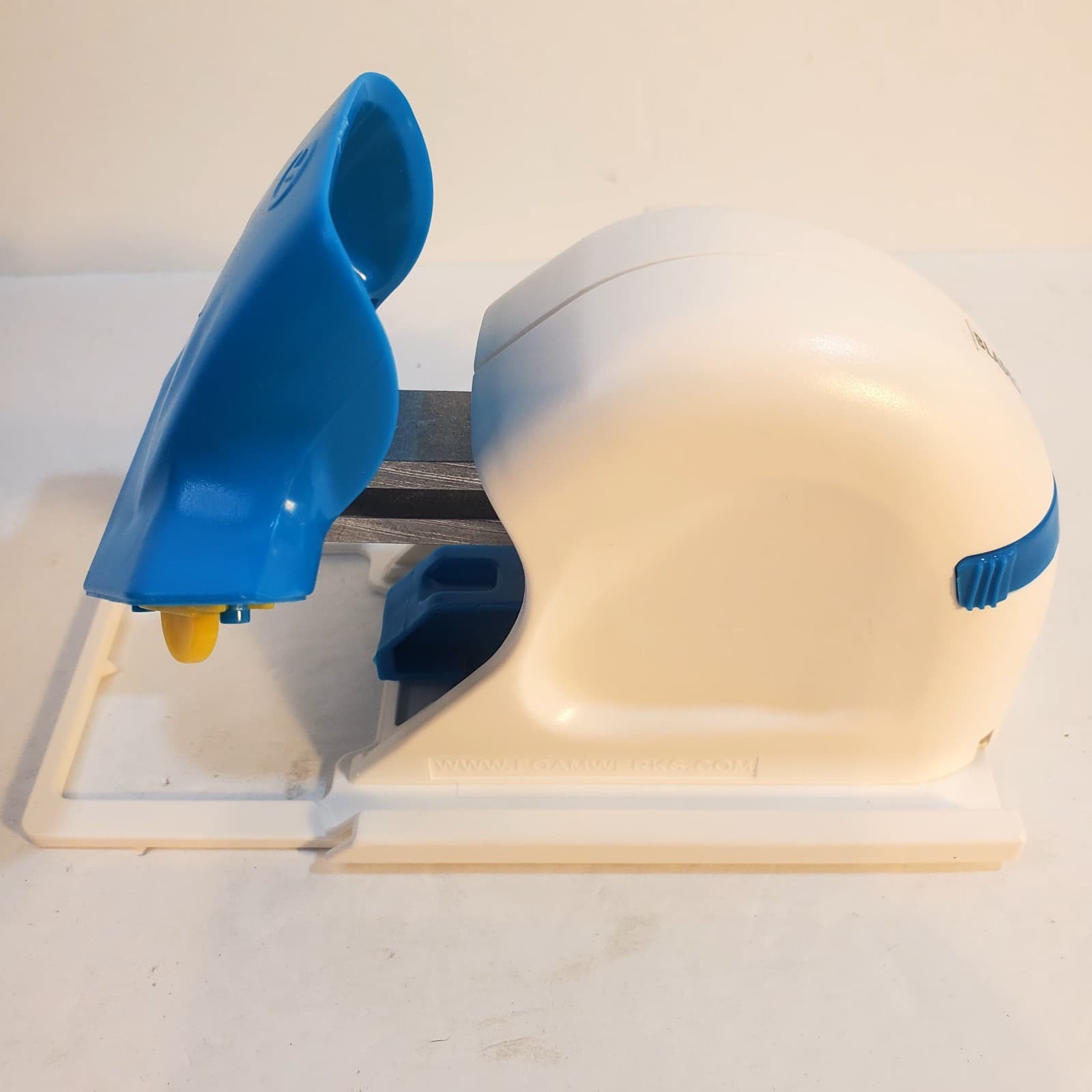 Logan Graphic Products COS-Tools Foamboard V-Groove Cutter BLUE w/ 2 Blades - Thumbnail 3