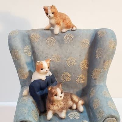 Vintage 1987 Danbury Mint Porcelain Cute Cats Easy Chair Sculpture Collection - Thumbnail 2