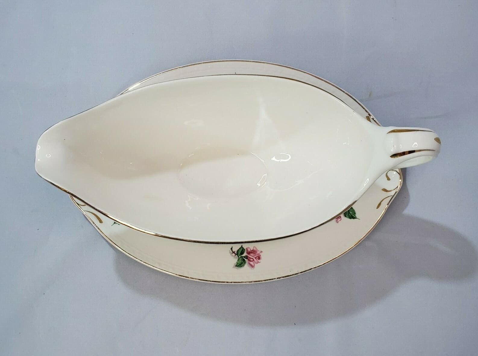 Homer Laughlin Eggshell Georgian Floral Gravy Boat detached Underplate D51N5 - Thumbnail 2