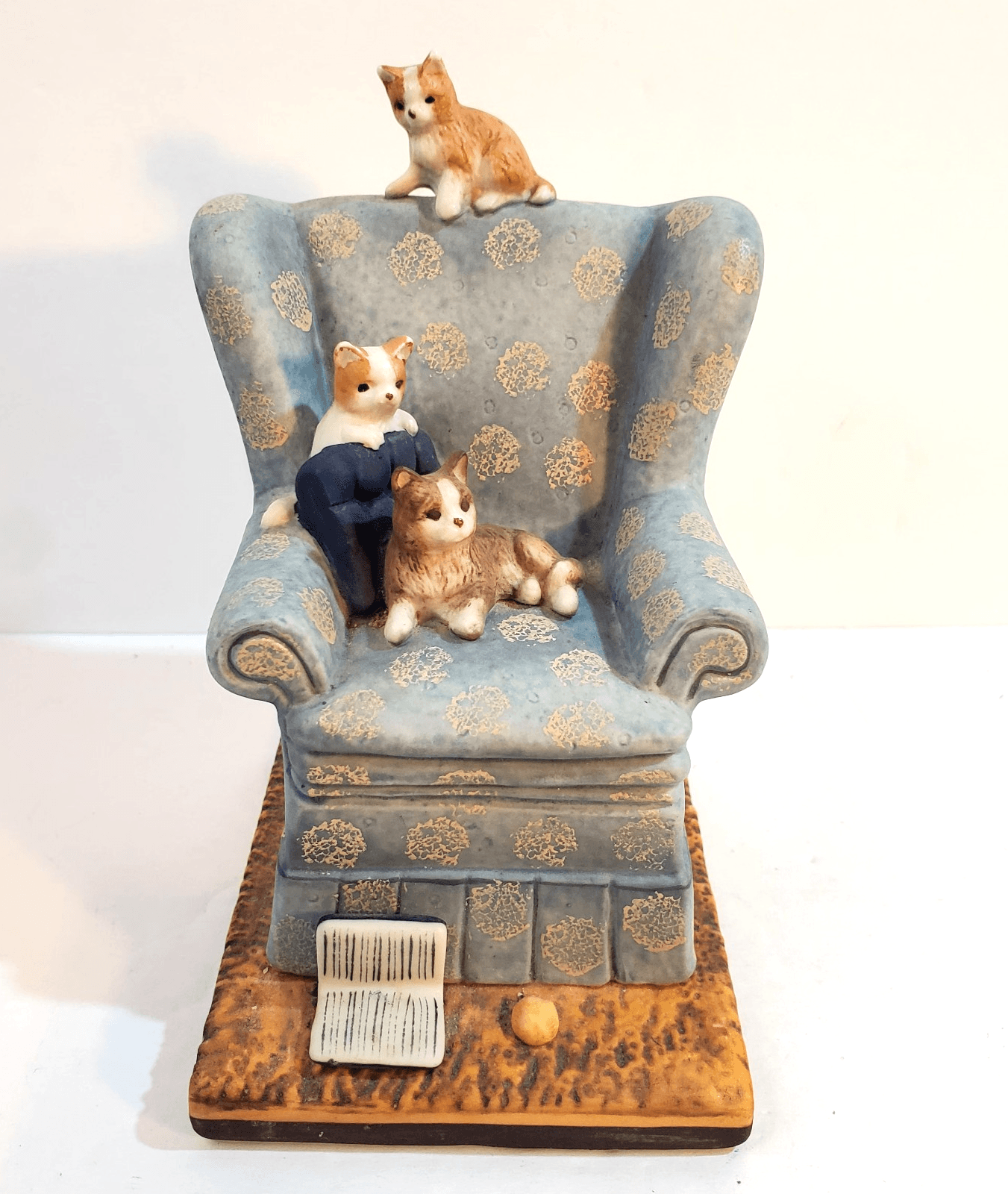 Vintage 1987 Danbury Mint Porcelain Cute Cats Easy Chair Sculpture Collection