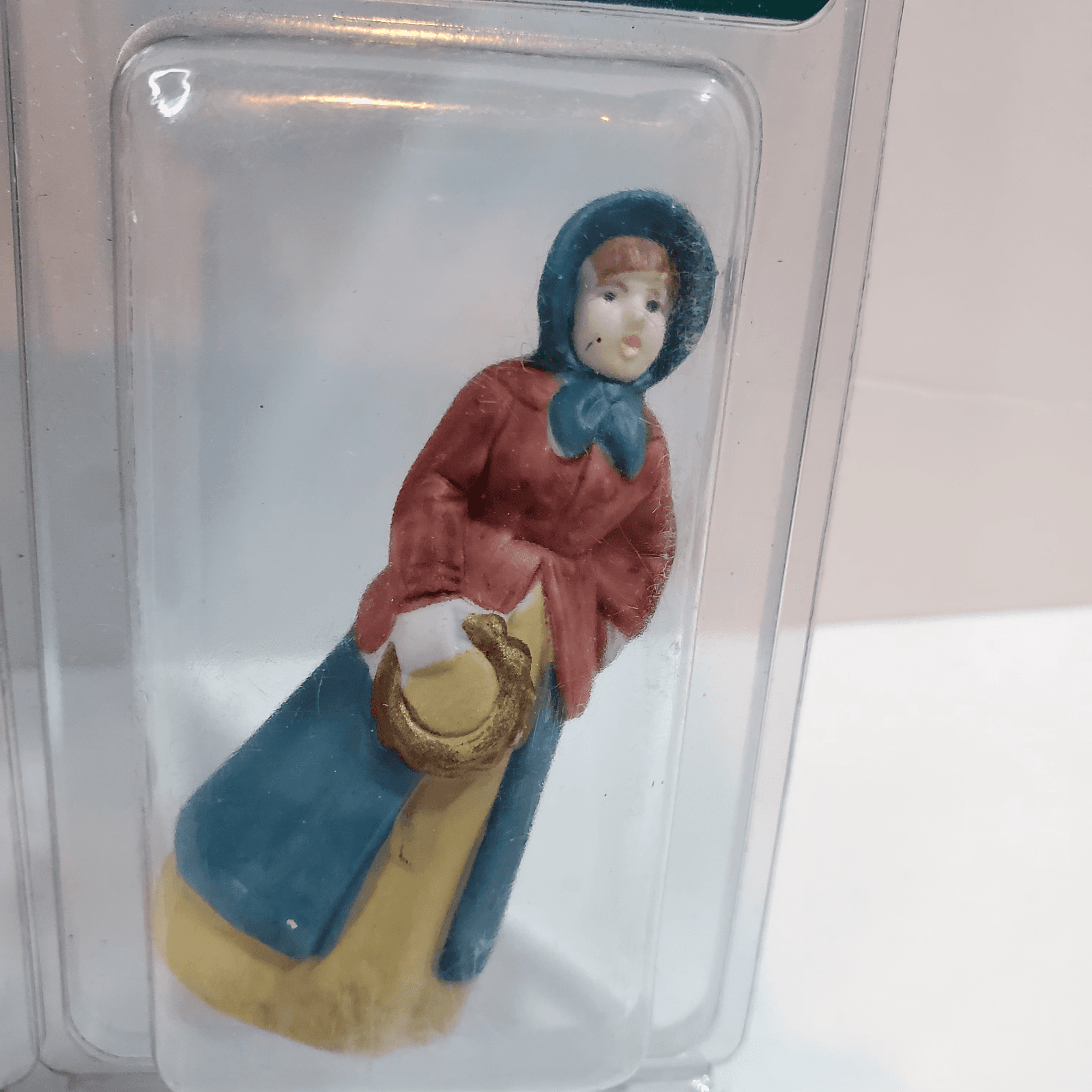 Vintage Venture Memories Collection Figures Figurines Lot of 3 Child Villagers - Thumbnail 4