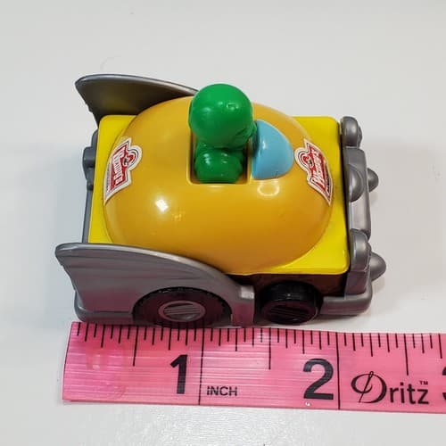 Vintage 1997 Wendy's Kids Meal Pull n' Go Toy Yellow Car With Green Driver - Thumbnail 8