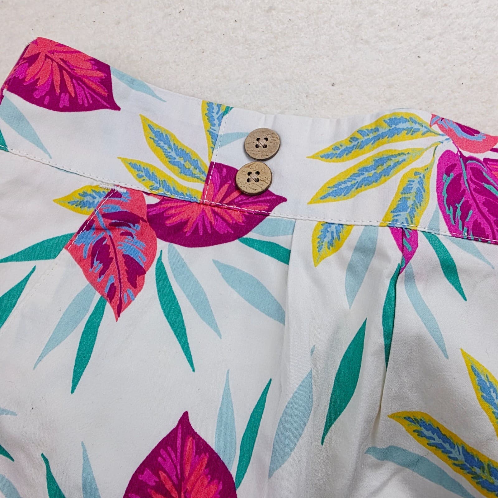 Oshkosh Women's Ivory Cream Floral Print Lined Shorts Family Collection Size 3X - Thumbnail 7