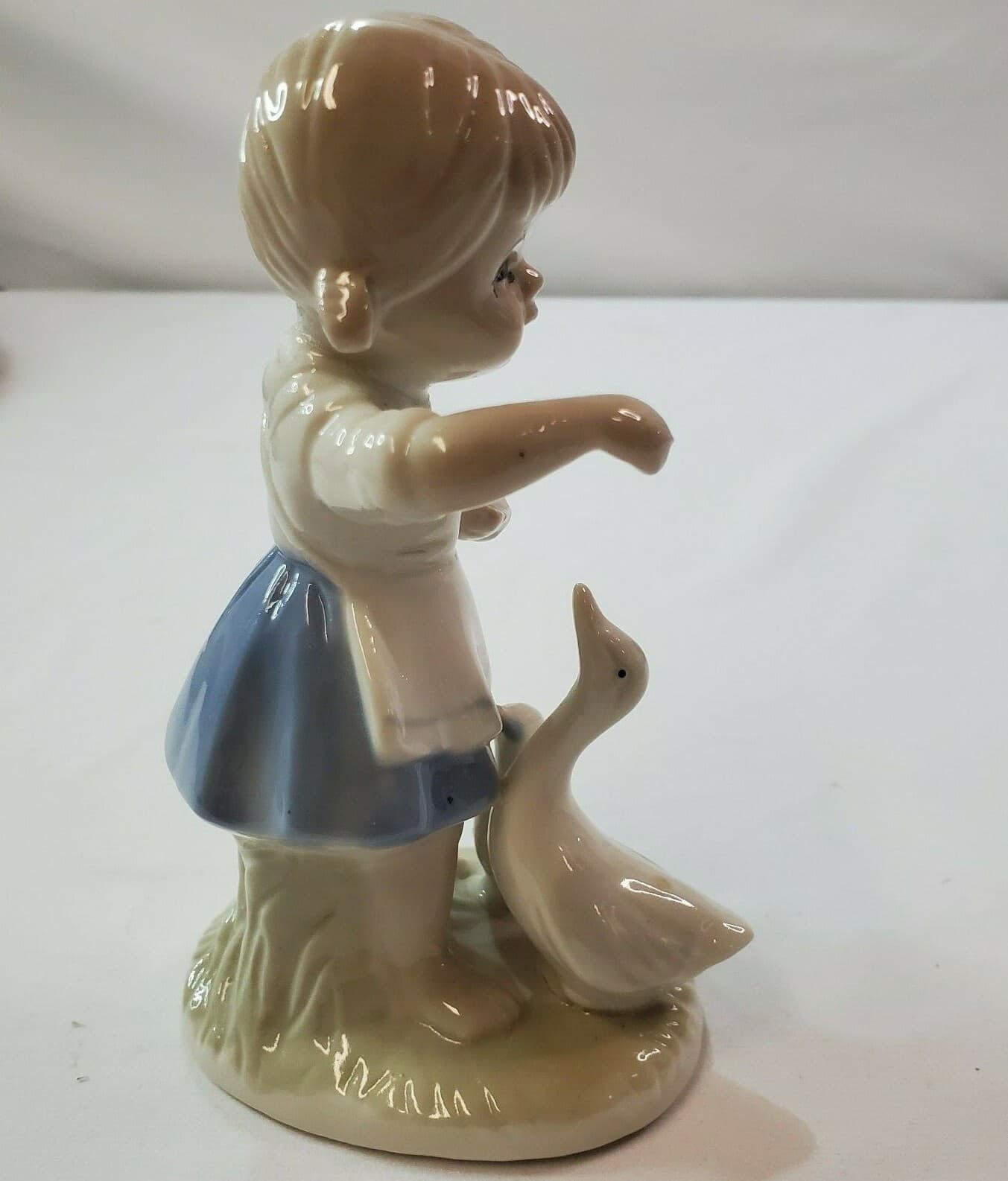 UCGC Taiwan 6" Glazed Porcelain Girl feeding Ducks Goose Figurine Pastels - Thumbnail 4