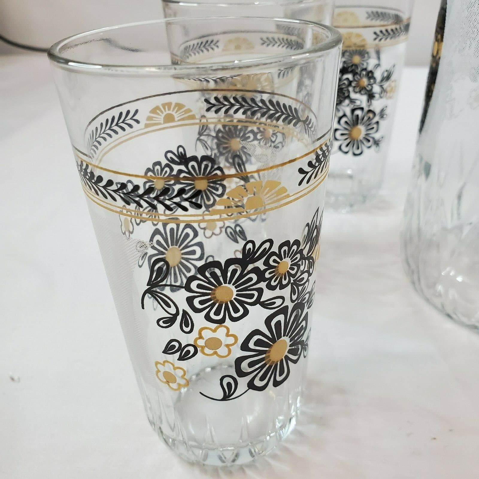 Vintage Cerve Glass Juice Pitcher & 6 Glasses Black & Gold Flowers Made in Italy - Thumbnail 3
