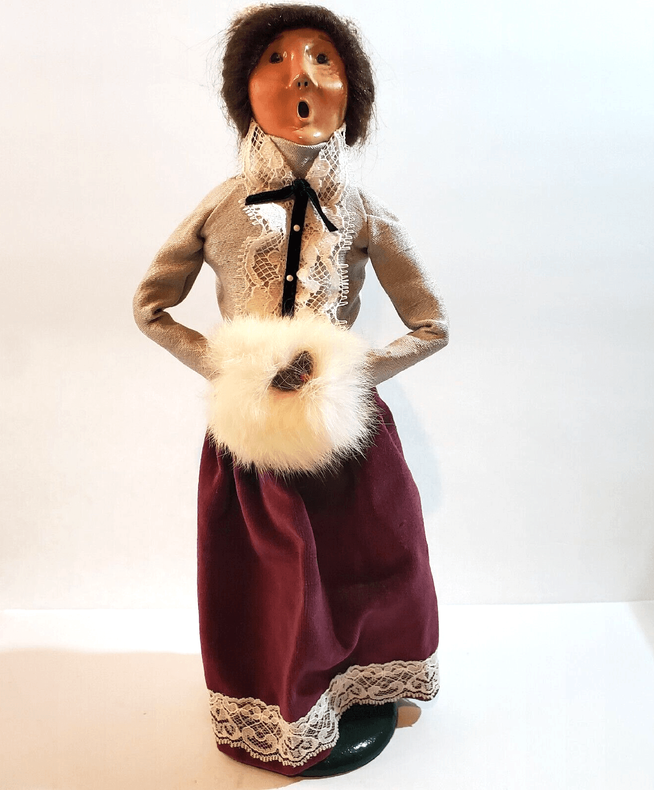 Vtg Byers Choice 1986 Woman Christmas Caroler w/ Fur Muff and Hat 13" Wood Base