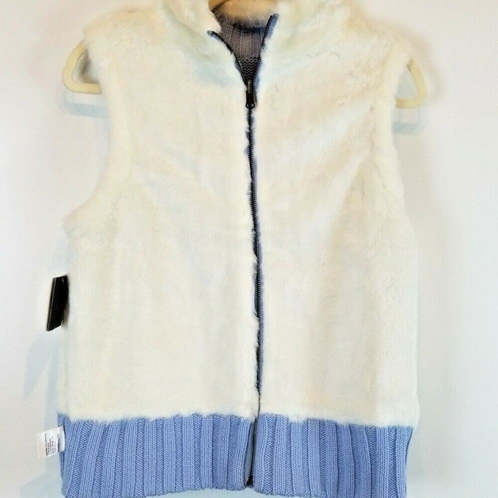LuLu Reversible Cable Knit & Faux Fur Vest Size Medium Light Blue cable knit NWT - Thumbnail 8