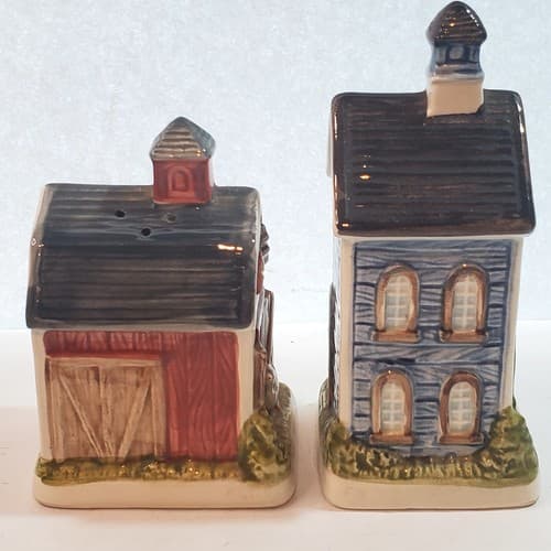 Vintage Gibson Greetings Otagiri Japan Farmhouse Barn Salt & Pepper Shaker Set - Thumbnail 2
