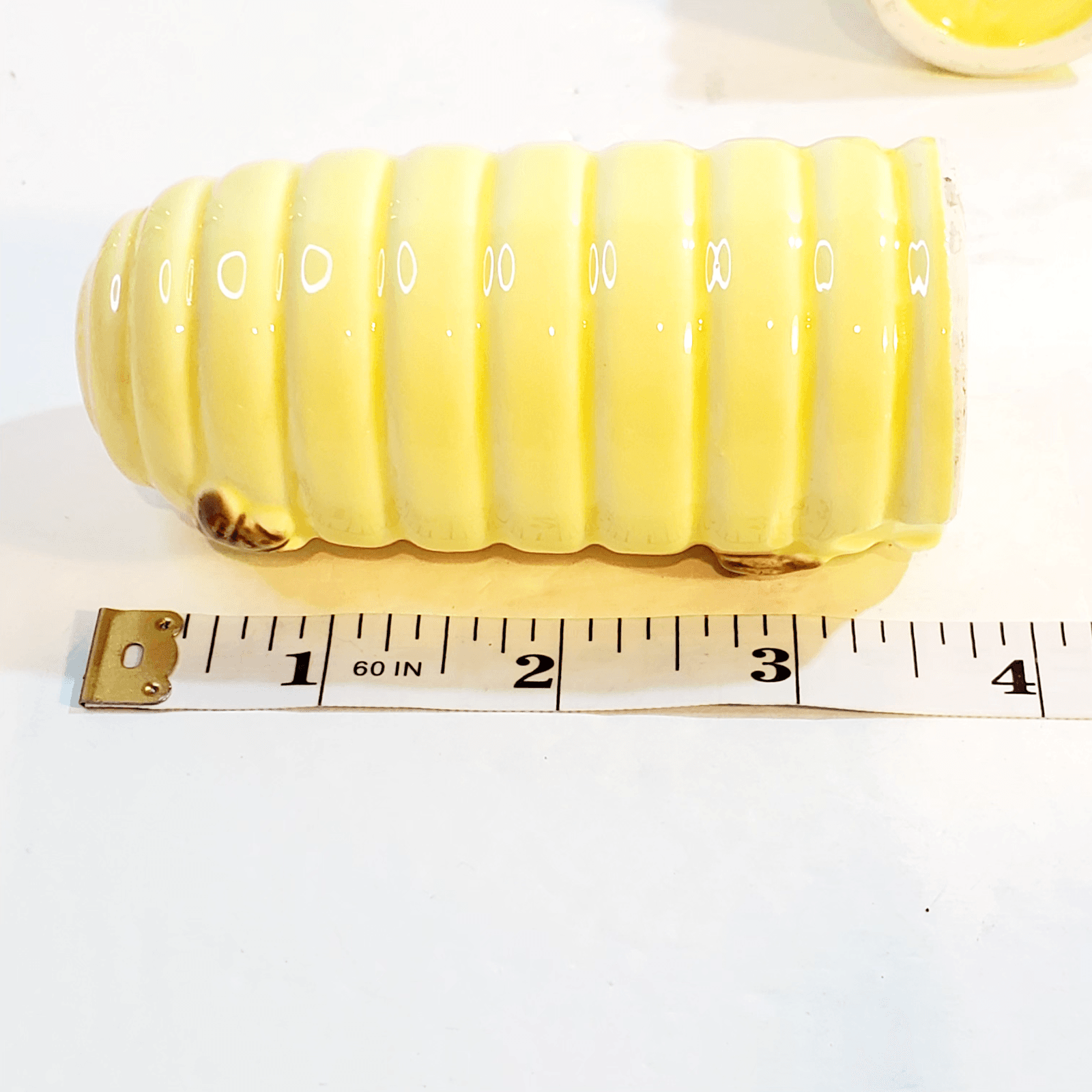 Vintage Ceramic Beehive Bees Salt And Pepper Shaker Set Made In Japan 3.5 inch - Thumbnail 8