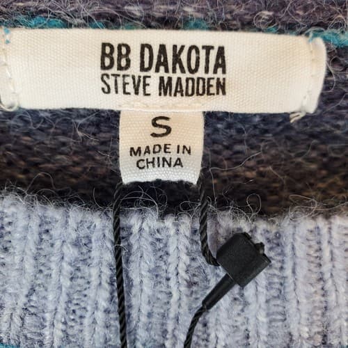 BB Dakota Steve Madden Ladies Size Small Blue Gray Ombre Fuzzy Sweater NEW - Thumbnail 4